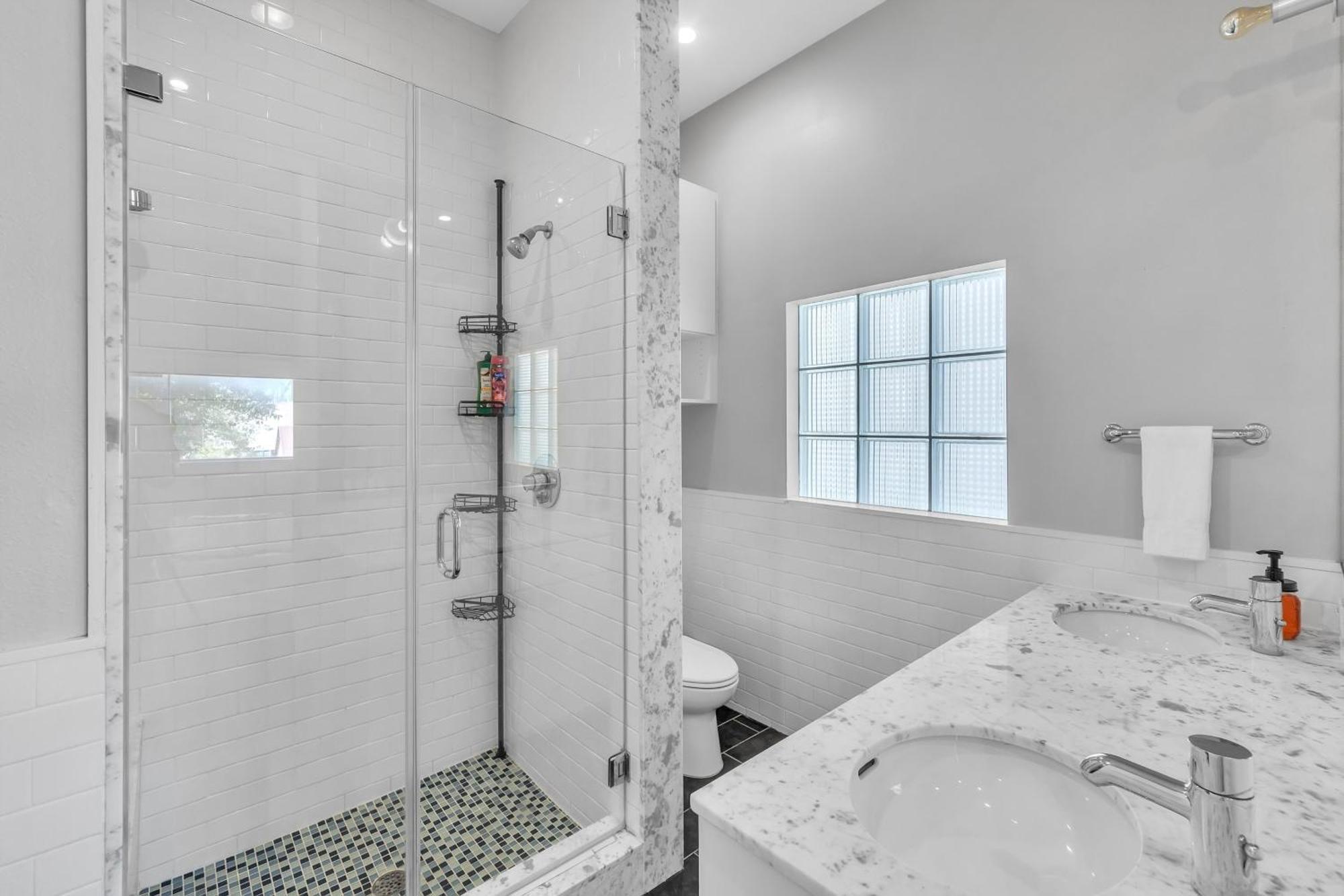 Modern Comfort In The Heart Of Museum District Townhouse Houston