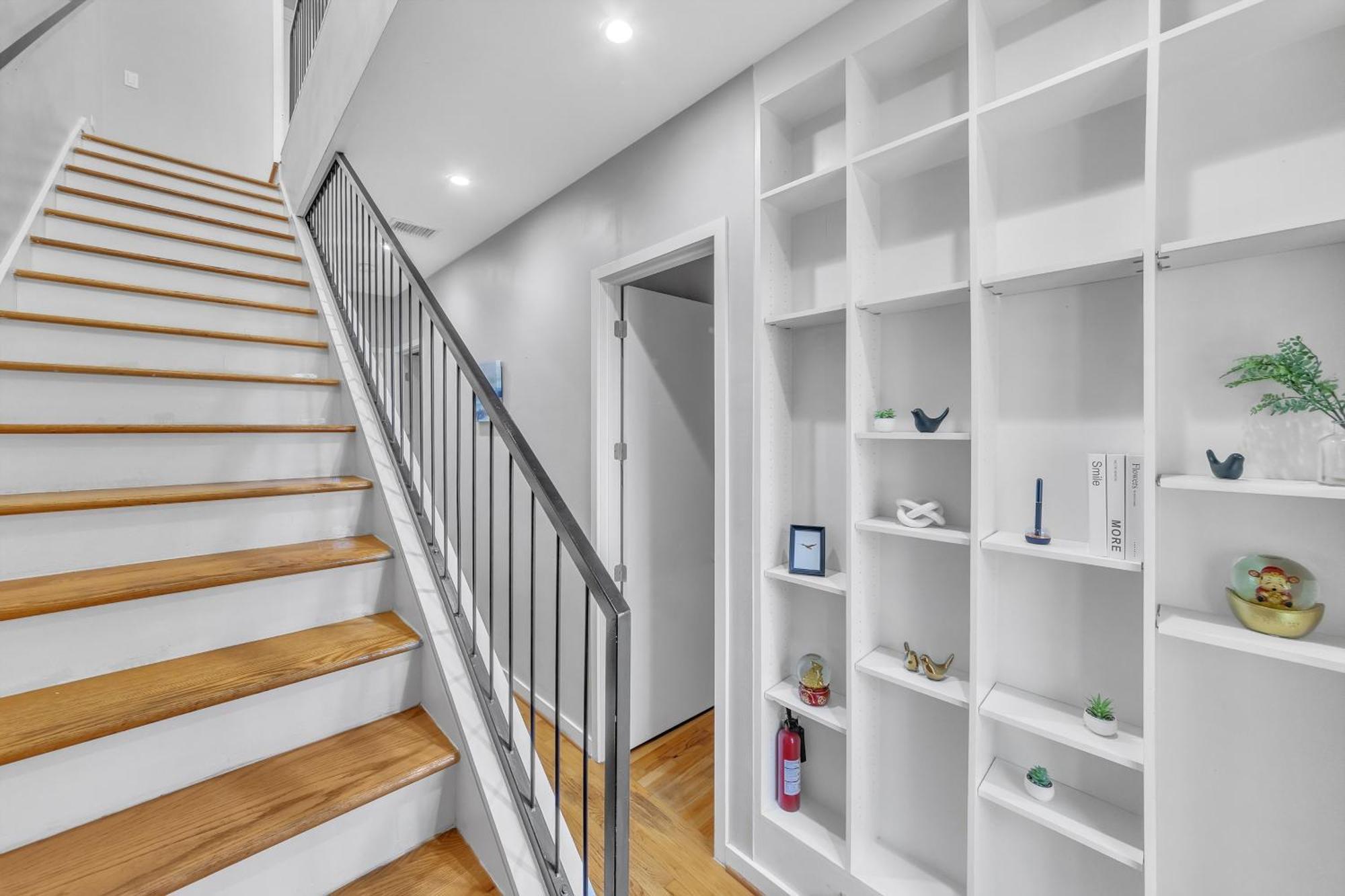 Modern Comfort In The Heart Of Museum District Townhouse *