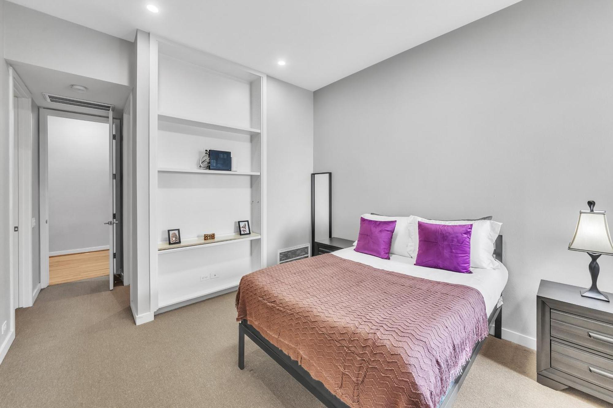Modern Comfort In The Heart Of Museum District Townhouse Houston