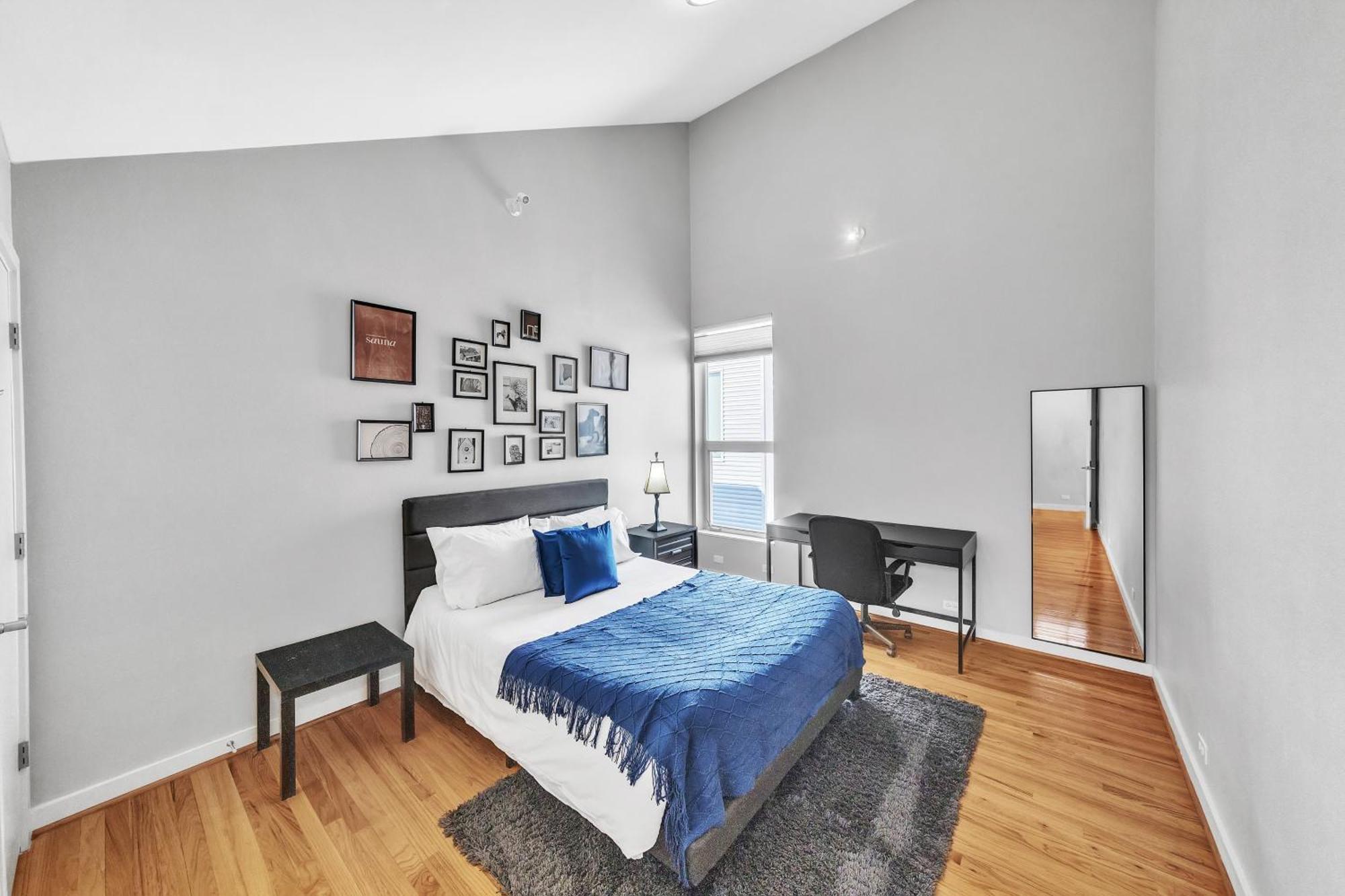 Modern Comfort In The Heart Of Museum District Townhouse *