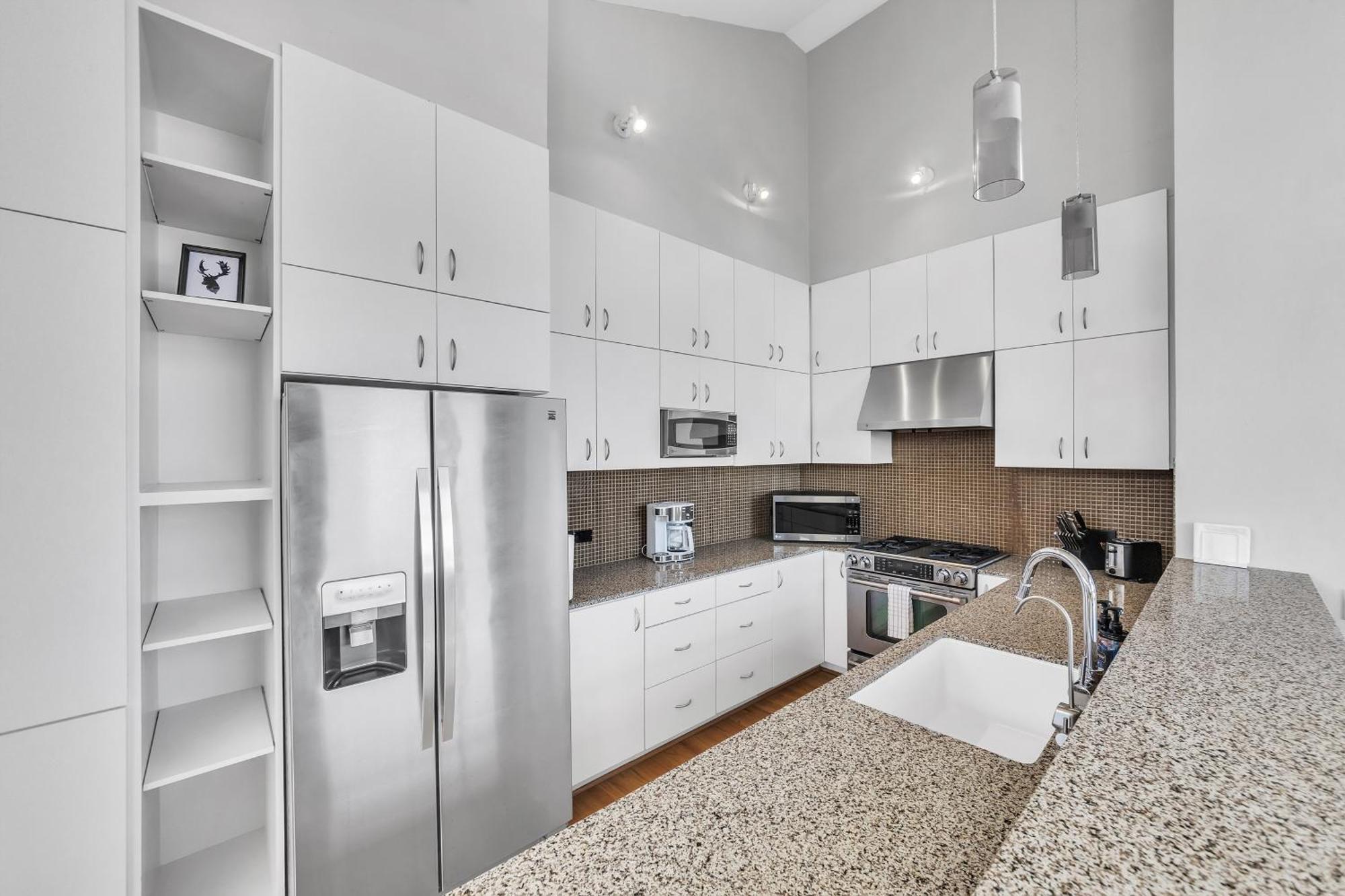 Holiday home Modern Comfort In The Heart Of Museum District Townhouse