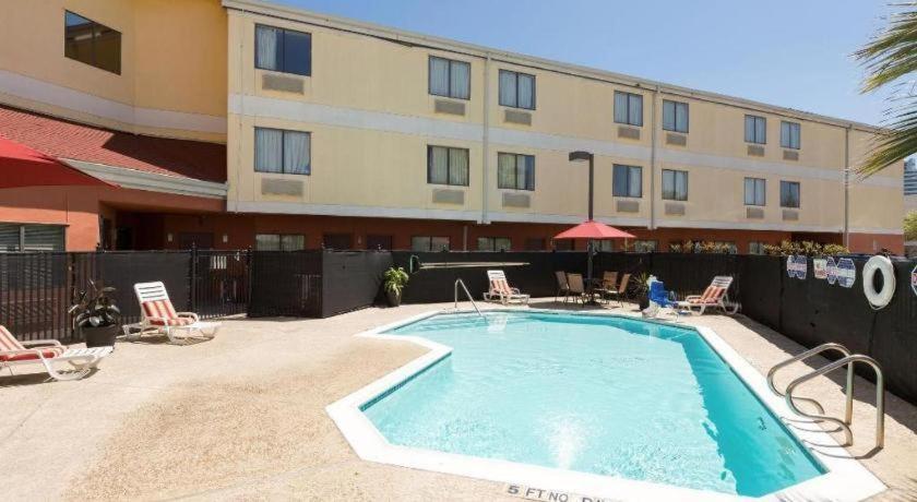 Hotel Red Roof - Westchase 2*