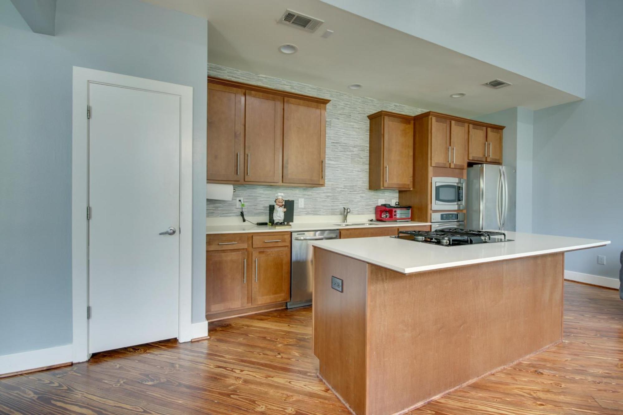 Spacious Eado Getaway Less Than 1 Mi To Toyota Center!