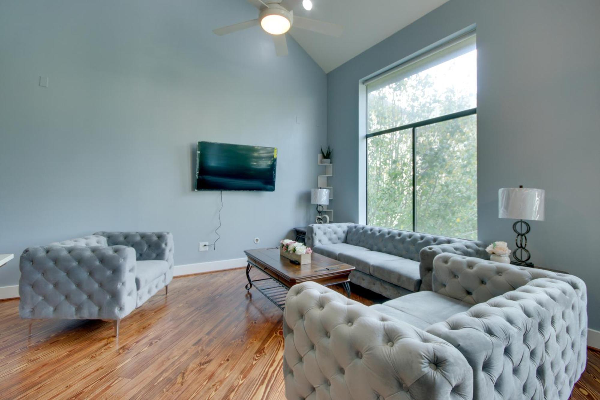 Holiday home Spacious Eado Getaway Less Than 1 Mi To Toyota Center!