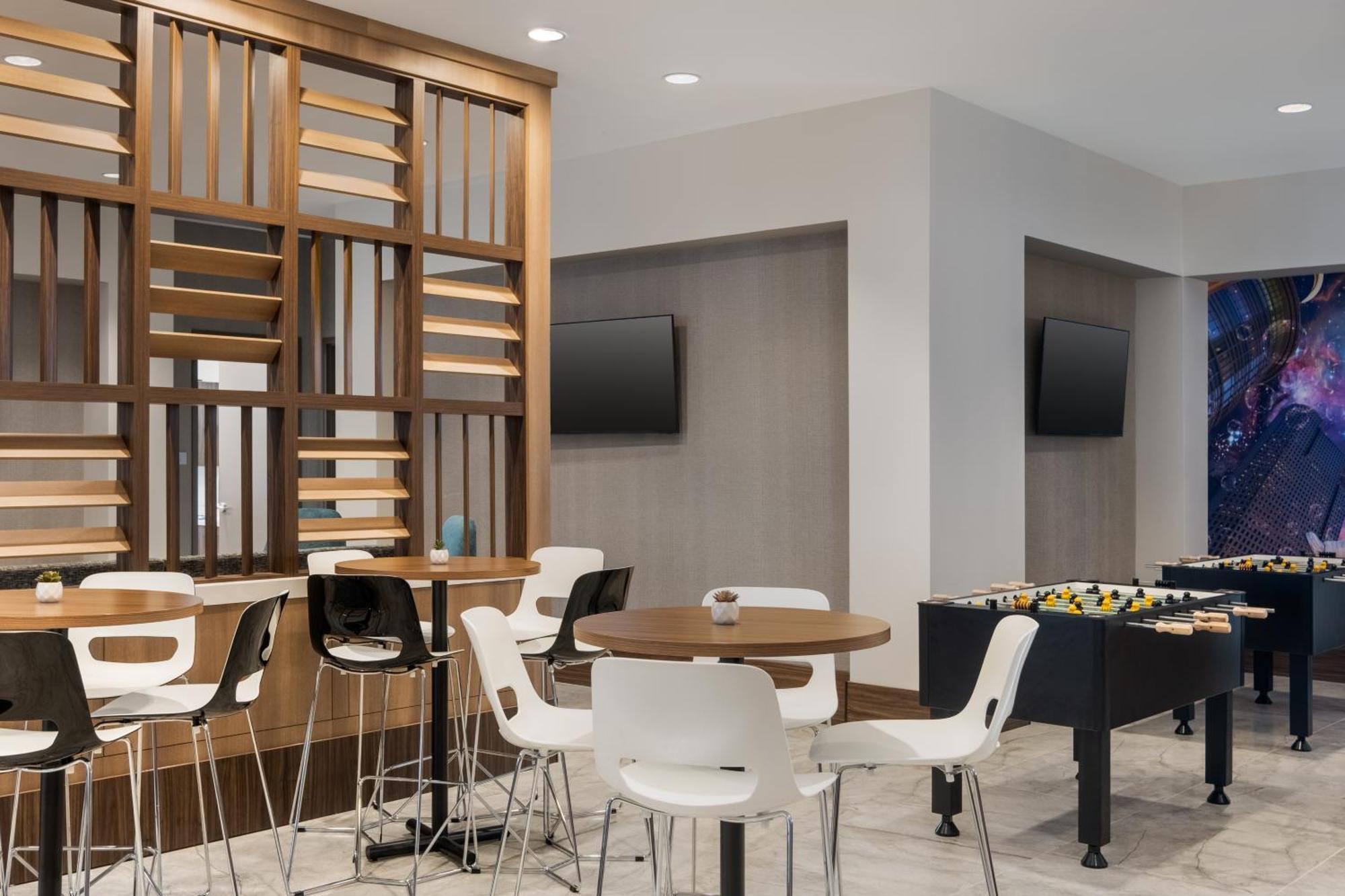 Home2 By Hilton Downtown Convention Center Hotel 3*