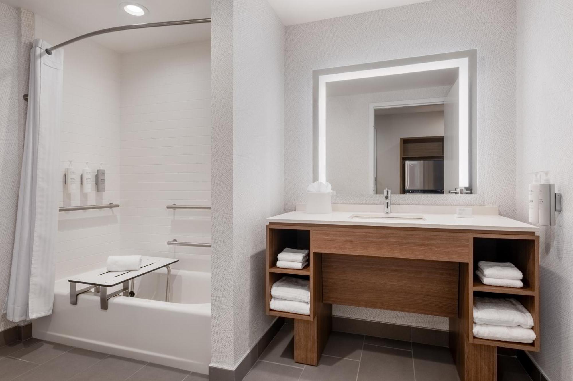 Home2 By Hilton Downtown Convention Center Hotel 3*