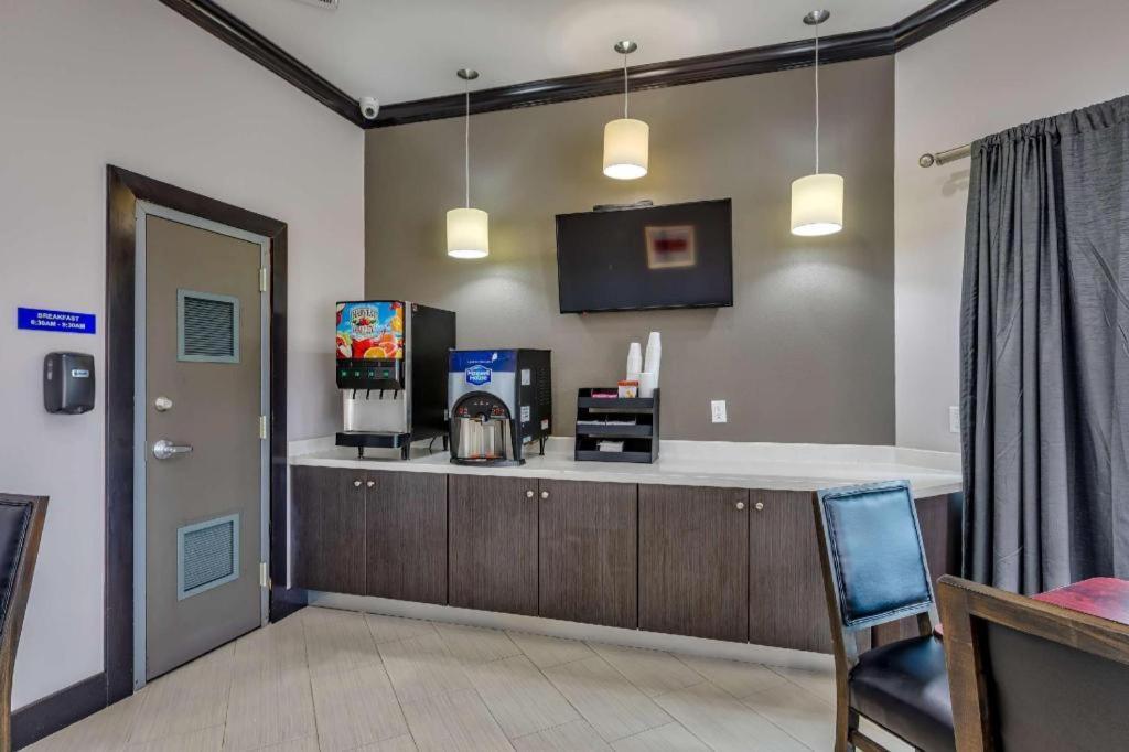 Americas Value And Iah Airport North Hotel Humble