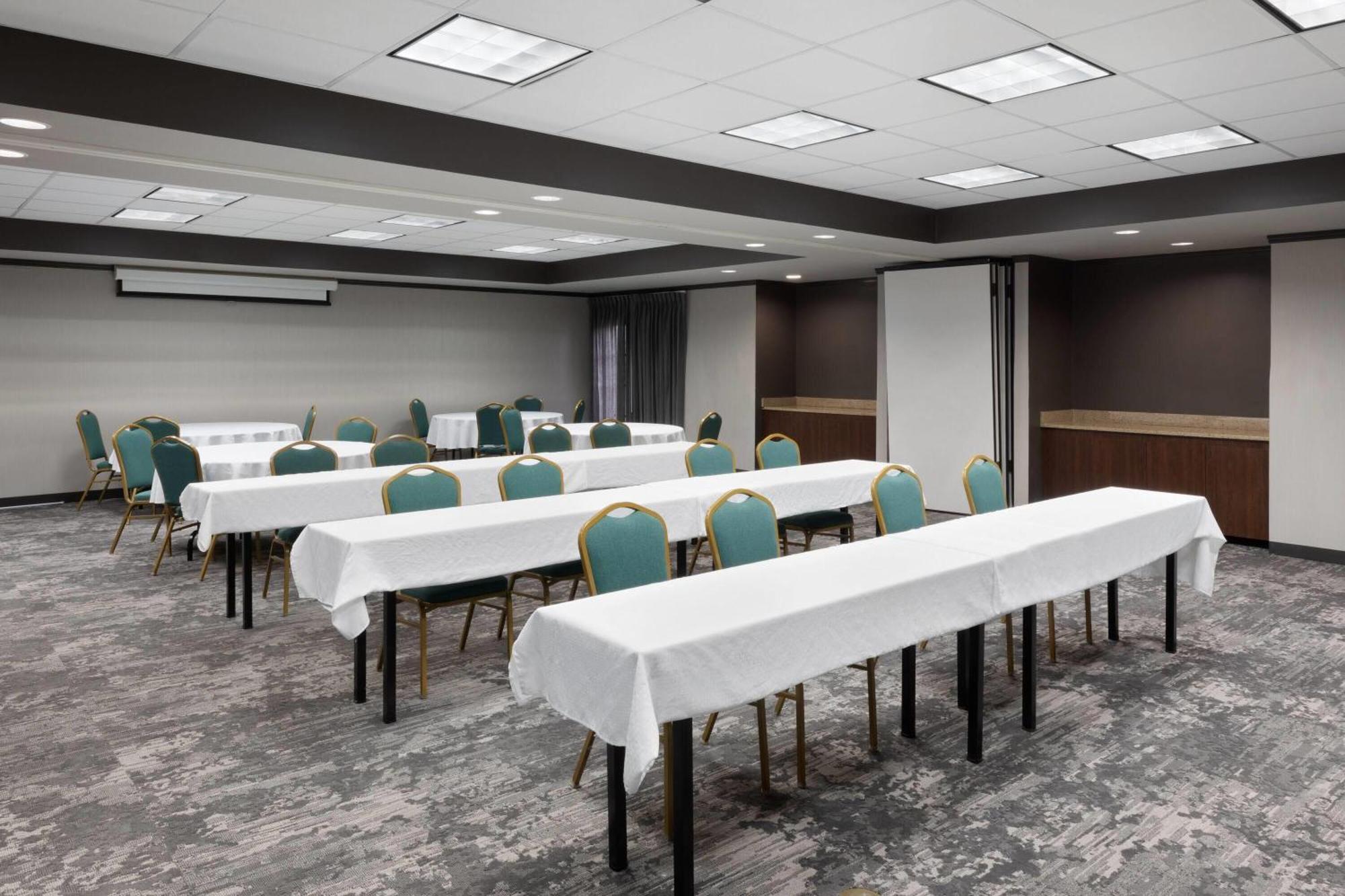 La Quinta & By Wyndham Bush Iah South 3* Houston