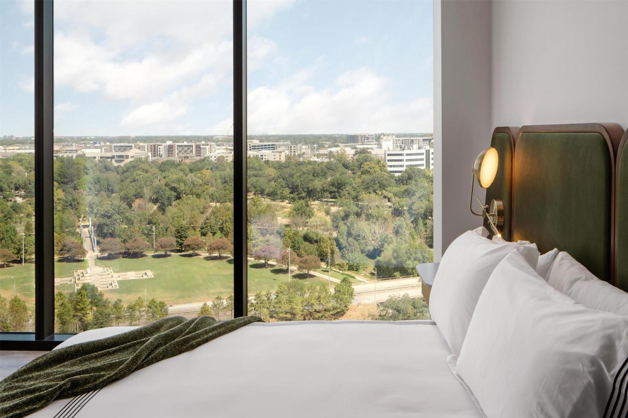 Thompson Houston, By Hyatt 4*