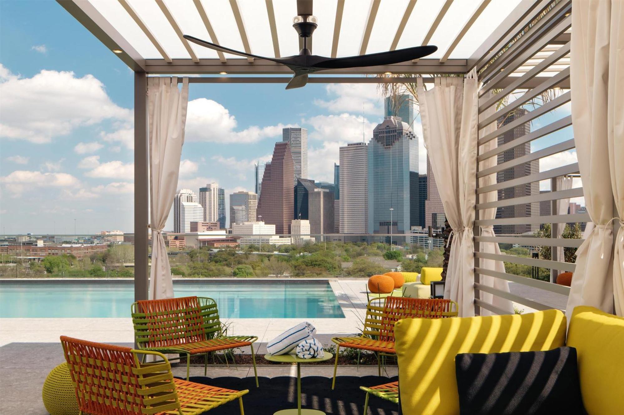 Thompson Houston, By Hyatt Houston