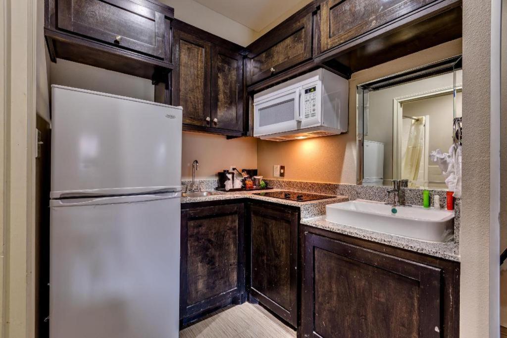 Hotel Americas Value And Iah Airport North 2*