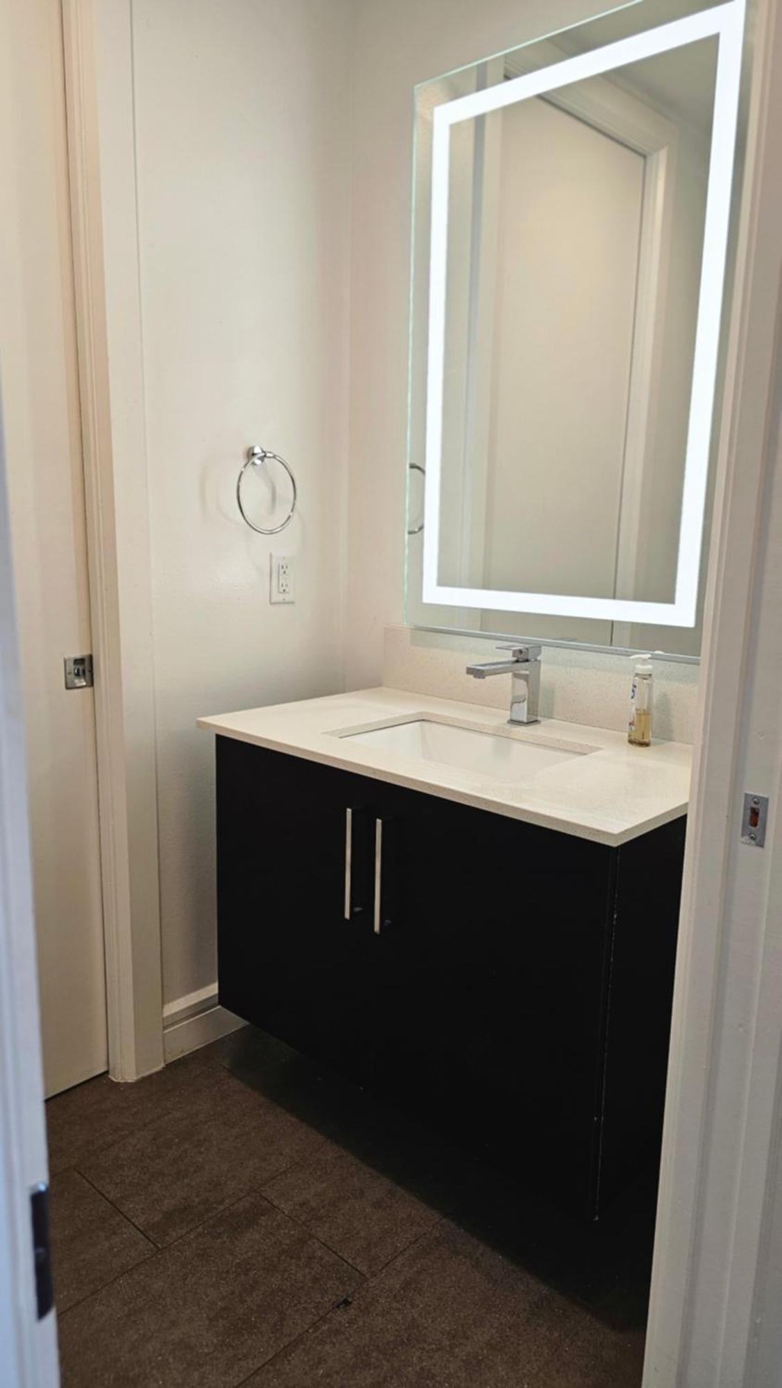 Apartment Luxury Highrise In Midtown - Skyline Views And Chic Decor *