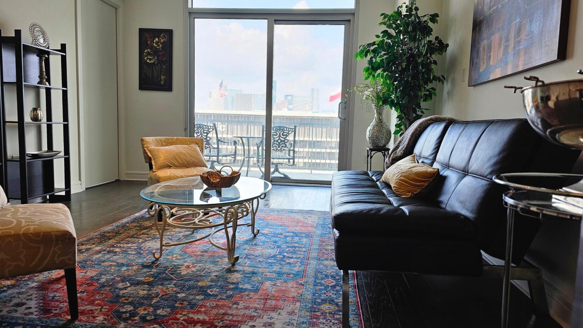 Luxury Highrise In Midtown - Skyline Views And Chic Decor Apartment *
