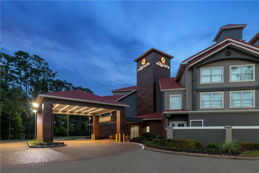 La Quinta & By Wyndham Bush Iah South