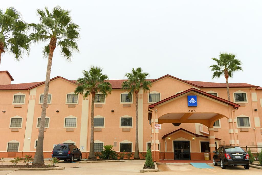 Hotel Americas Best Value And Fm 1960 2*