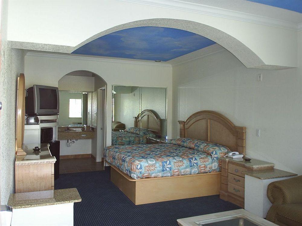 The Symphony & Motel Houston