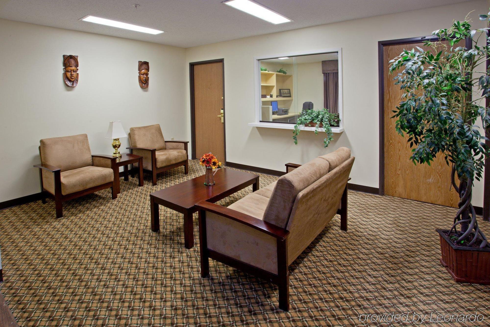 Wyndham Garden Willowbrook 3*