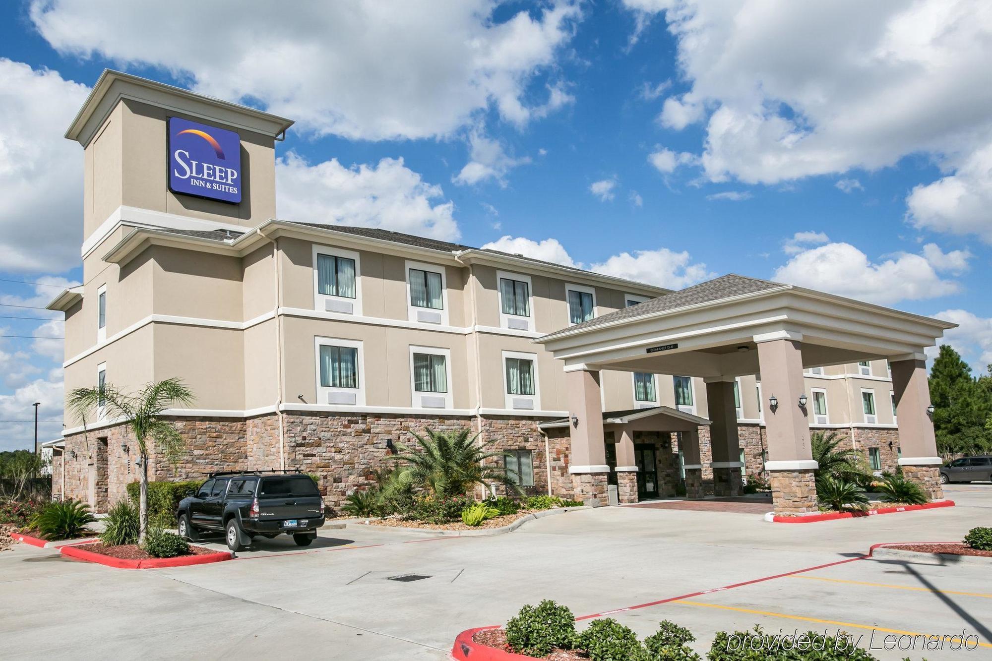 Hotel Restwell & I-45 North