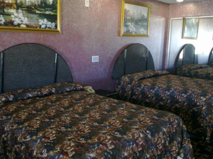 Motel Eagle *