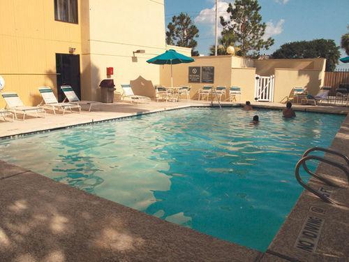 La Quinta By Wyndham Nw Brookhollow 3*