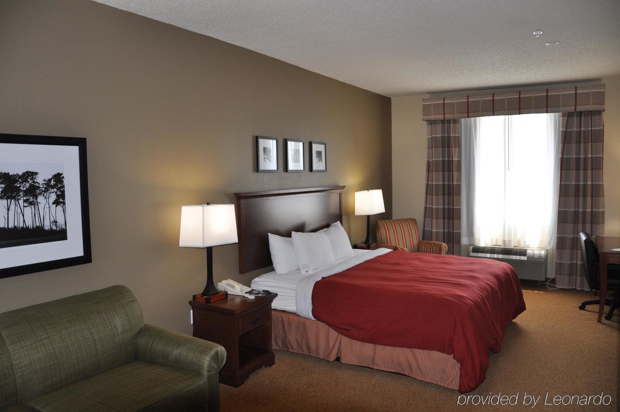 Comfort Bush Intercontinental Airport Hotel 3*