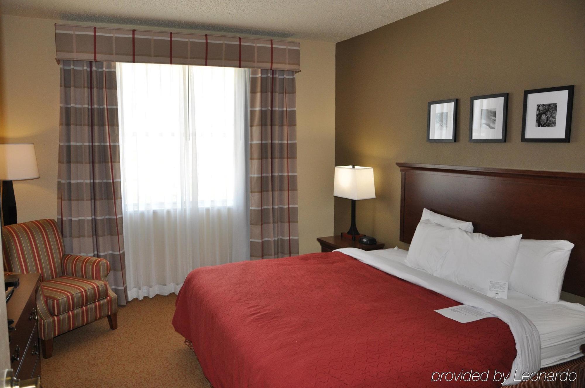 Comfort Bush Intercontinental Airport Hotel 3*