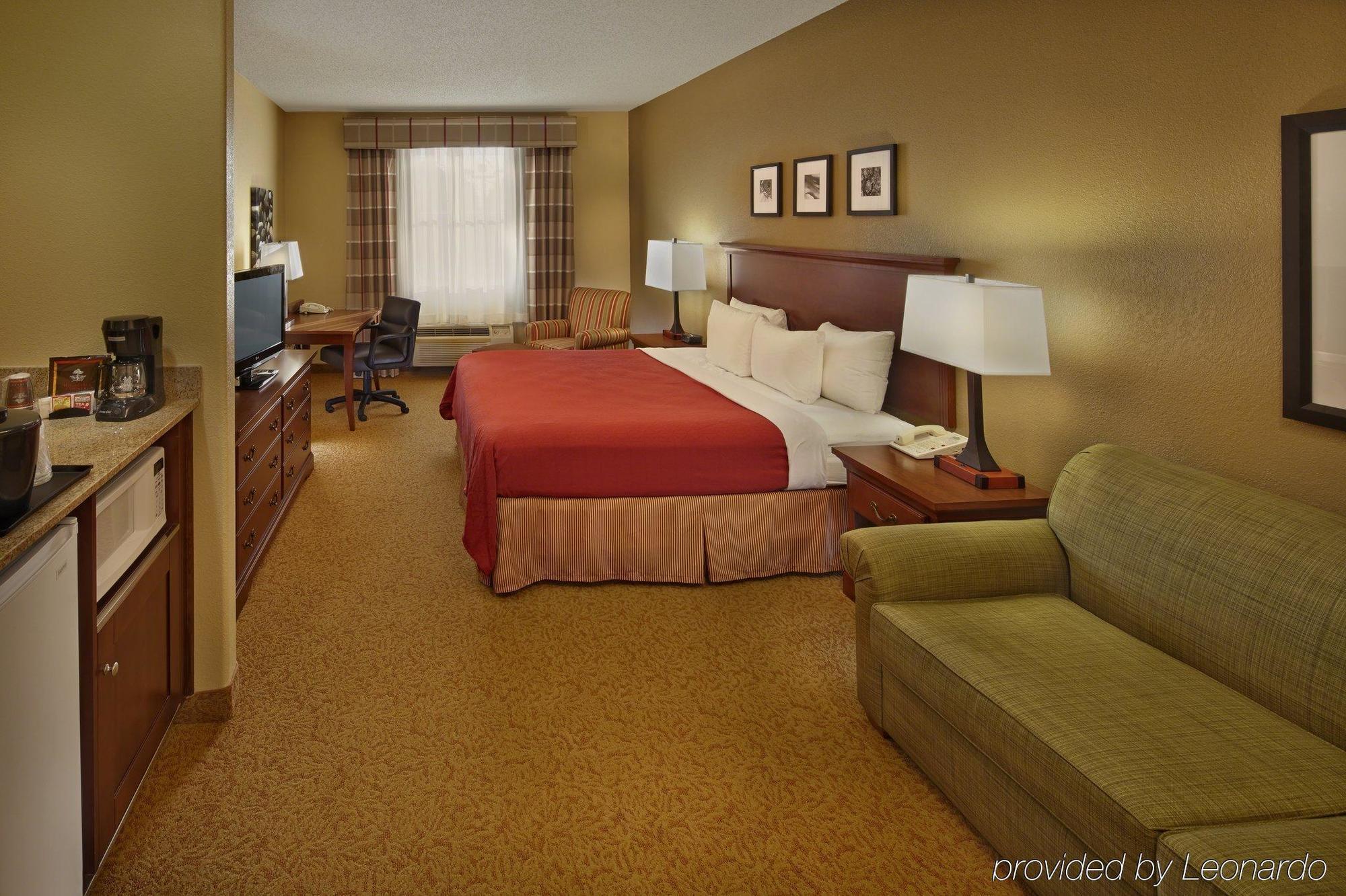 Comfort Bush Intercontinental Airport Hotel 3*