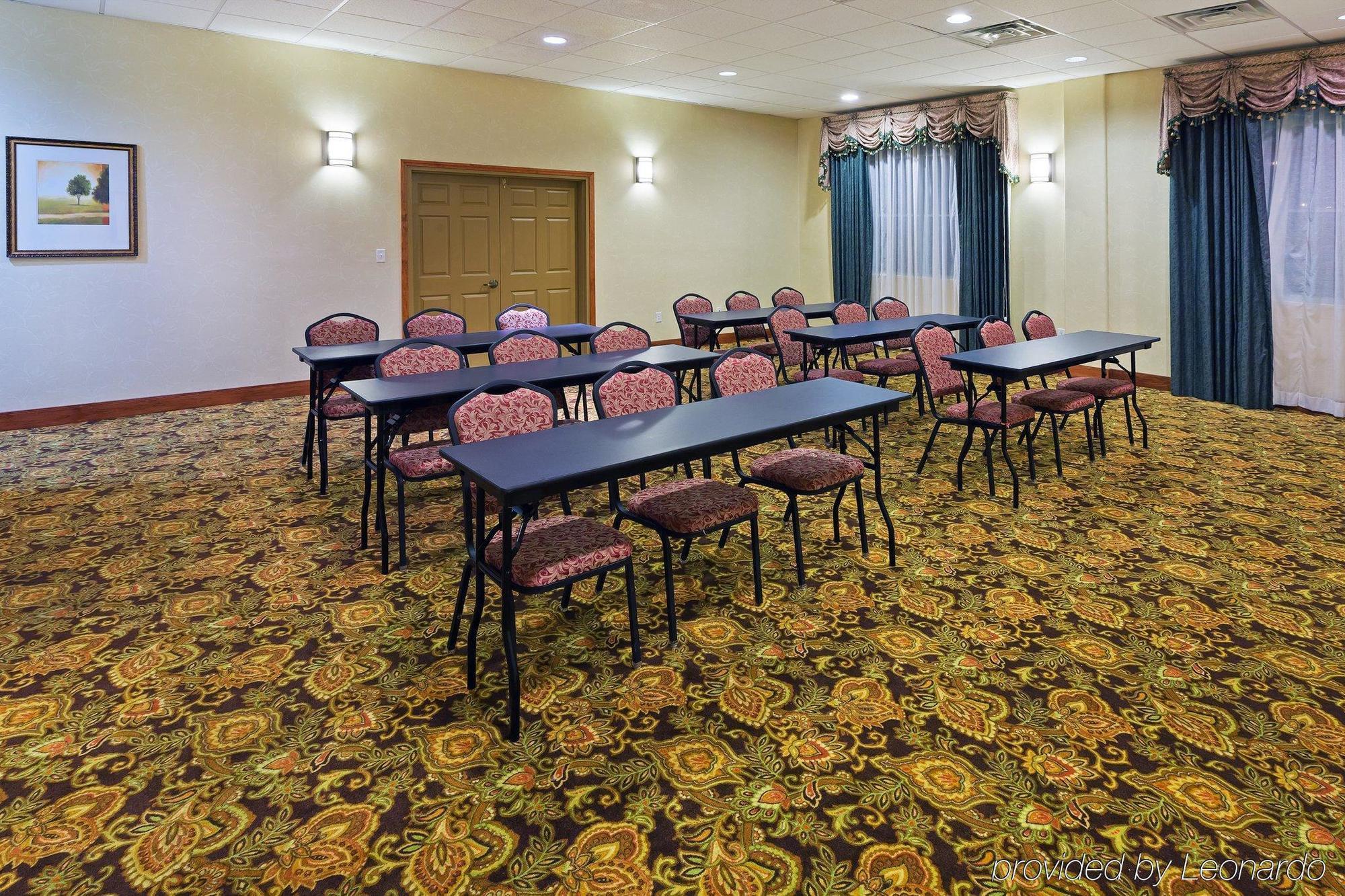 Comfort Bush Intercontinental Airport Hotel