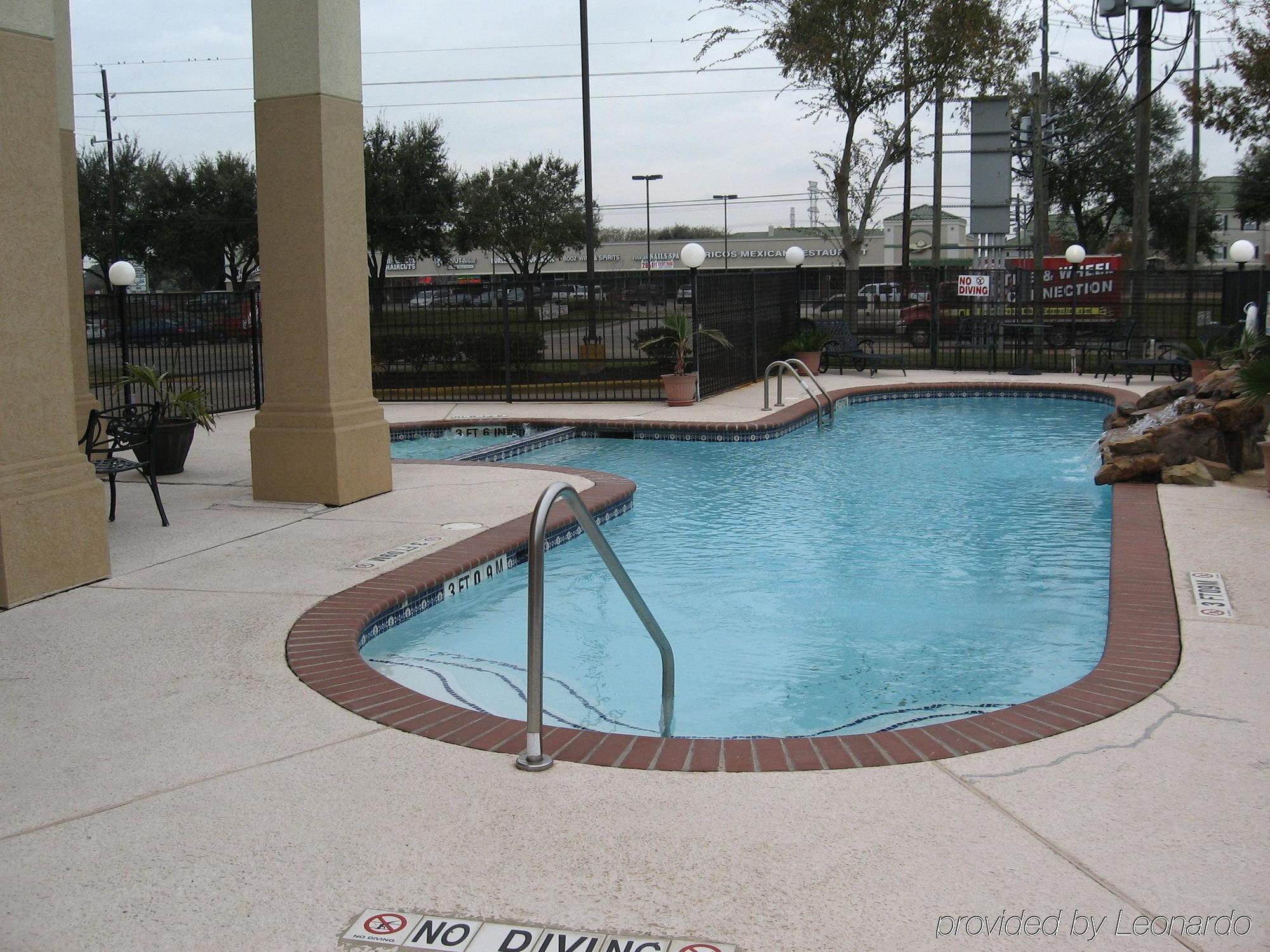 Country & By Radisson, Northwest, Tx 2* Houston