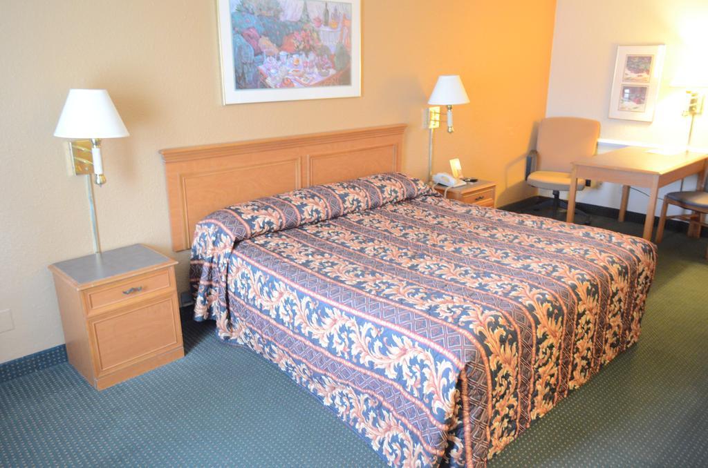America's Houston/stafford /sugarland Motel