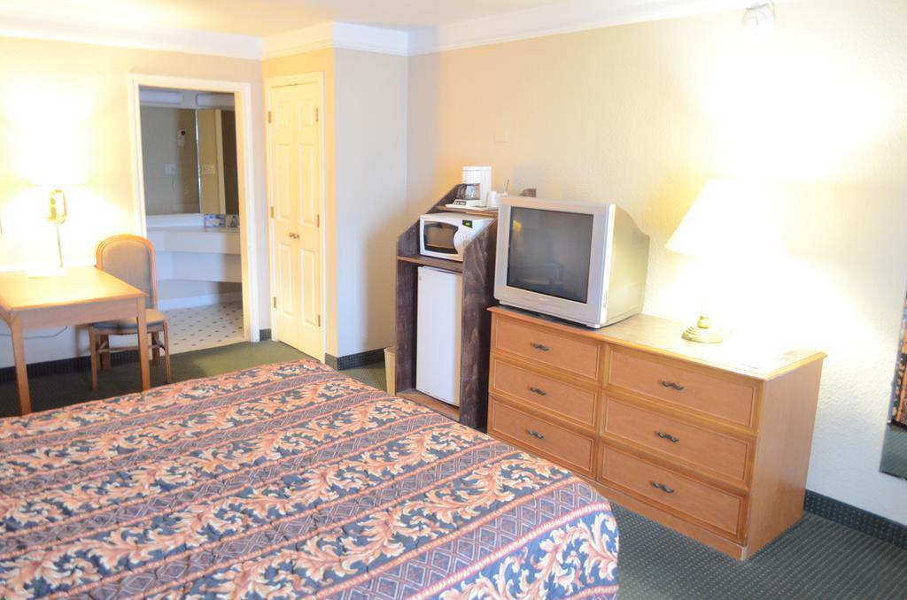 America's Houston/stafford /sugarland Motel 2*