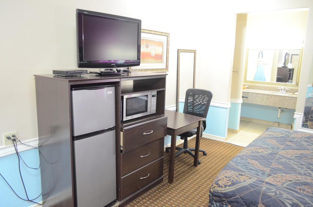 Budget Host & Motel