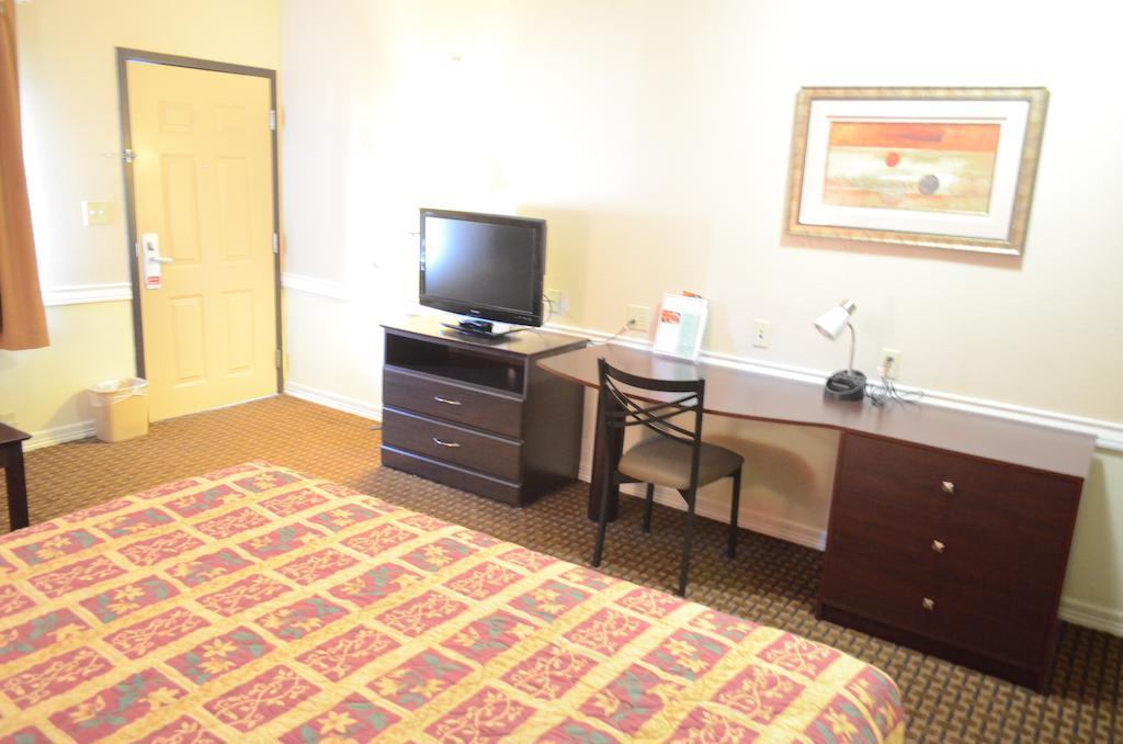 Motel Budget Host & 2*