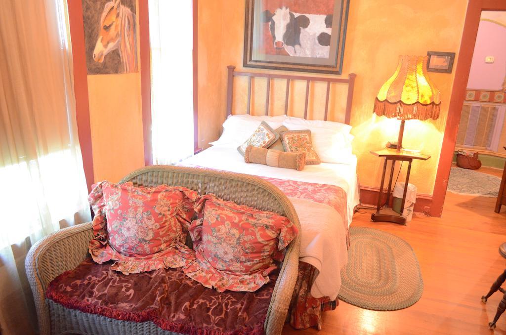 Bed & Breakfast Robin's Nest Houston