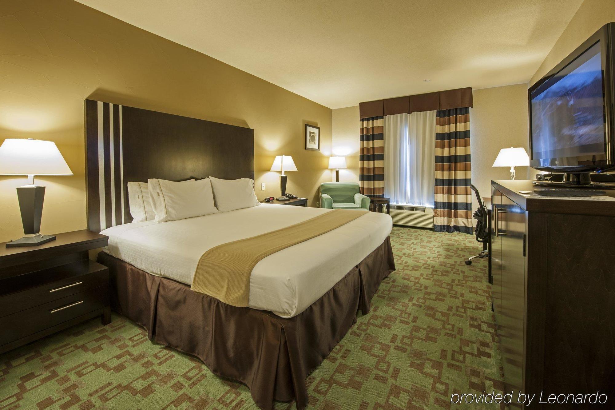 Express & Nw Beltway 8-west Road By Ihg Hotel
