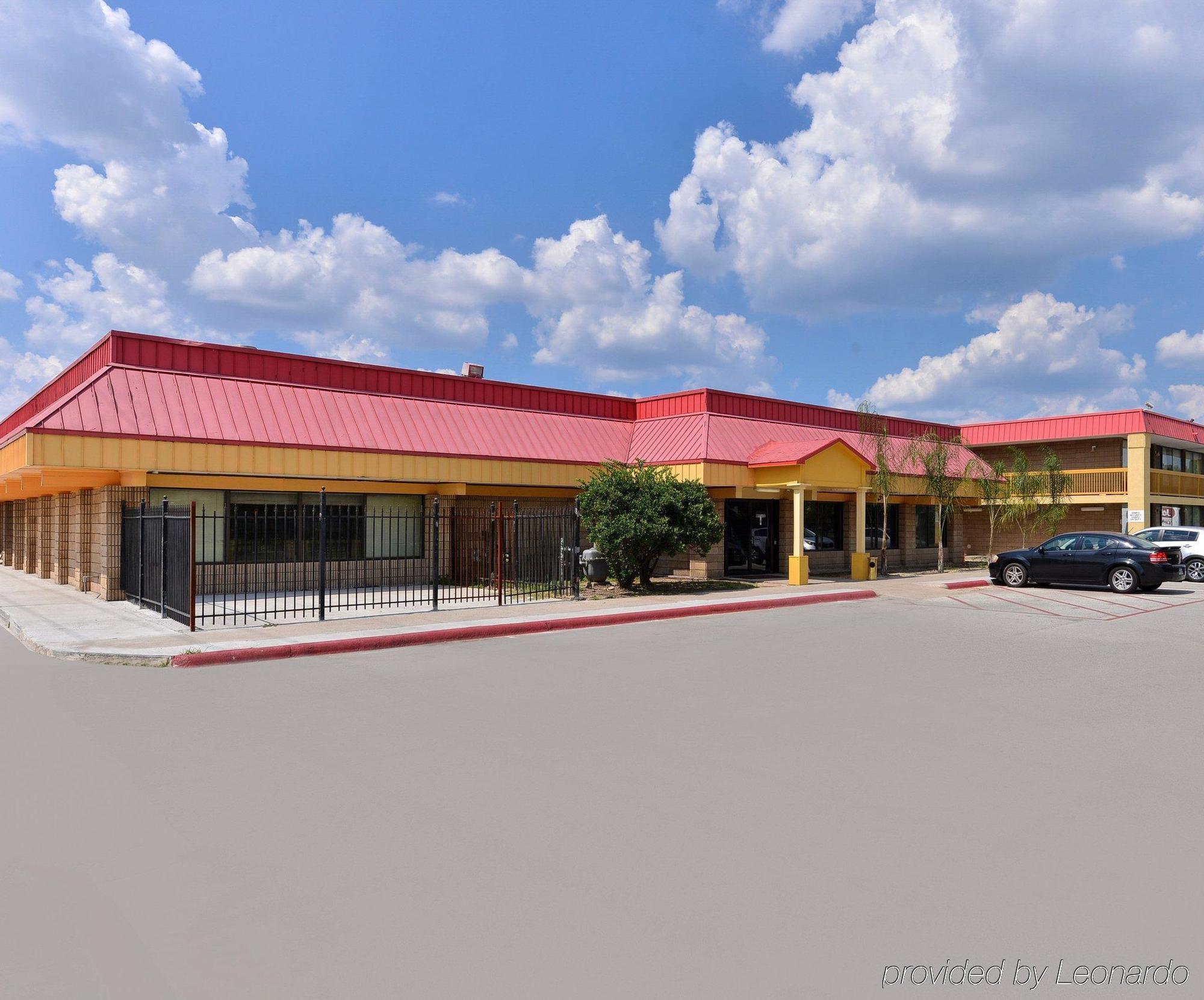 Frontier North Motel