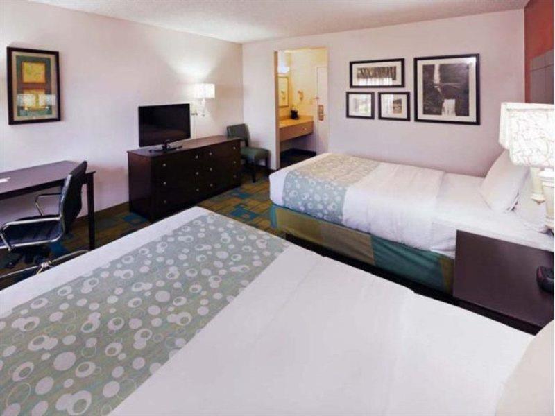 Hotel La Quinta By Wyndham Nw Brookhollow Houston