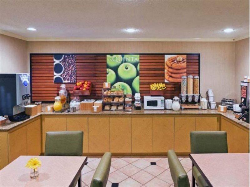 Hotel La Quinta By Wyndham Nw Brookhollow 3*