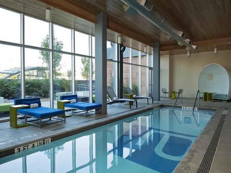 Hotel Aloft By The Galleria 3*