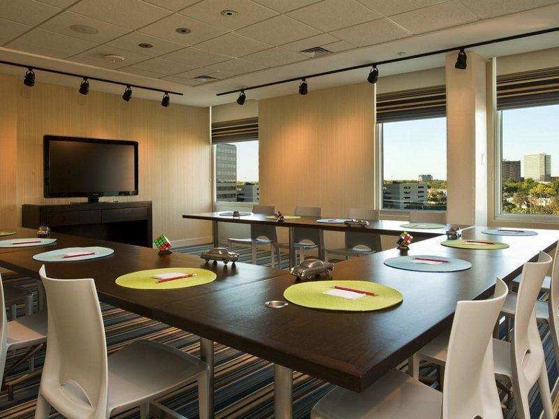 Aloft By The Galleria Houston