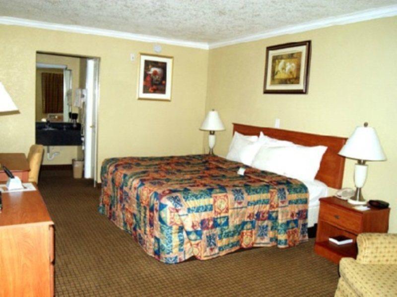 Hotel Days By Wyndham East
