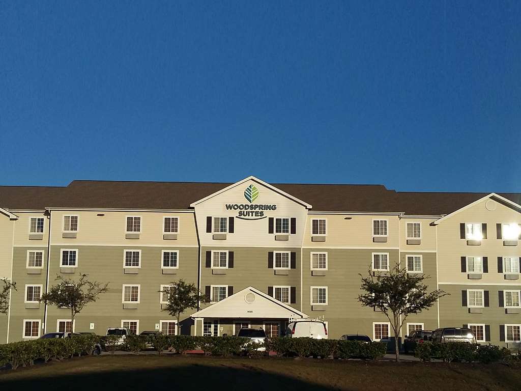 Hotel Woodspring I-45 Airtex