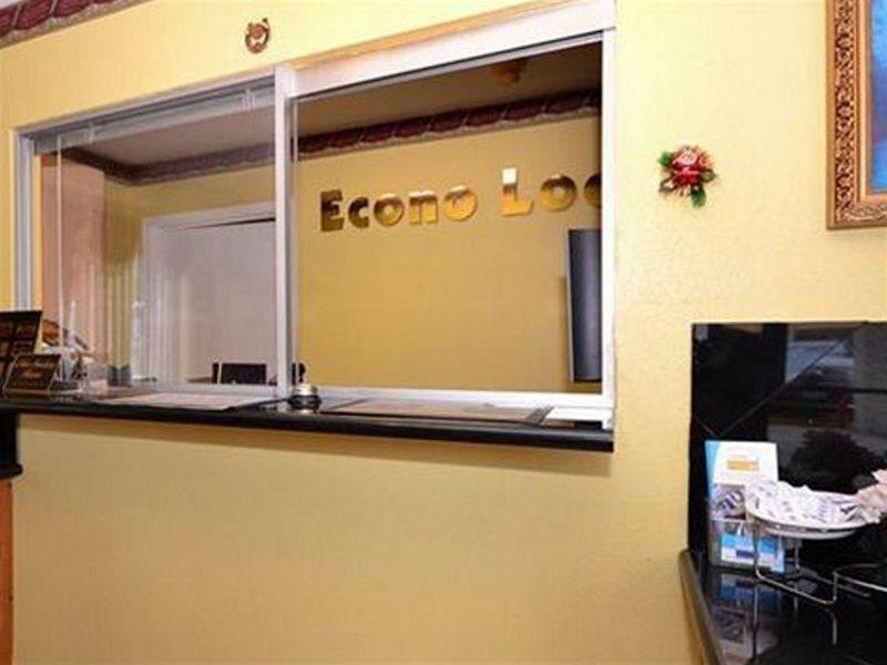 Econo Brookhollow Motel