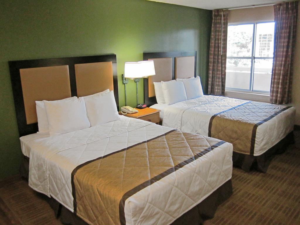 Hotel Extended America - - Willowbrook