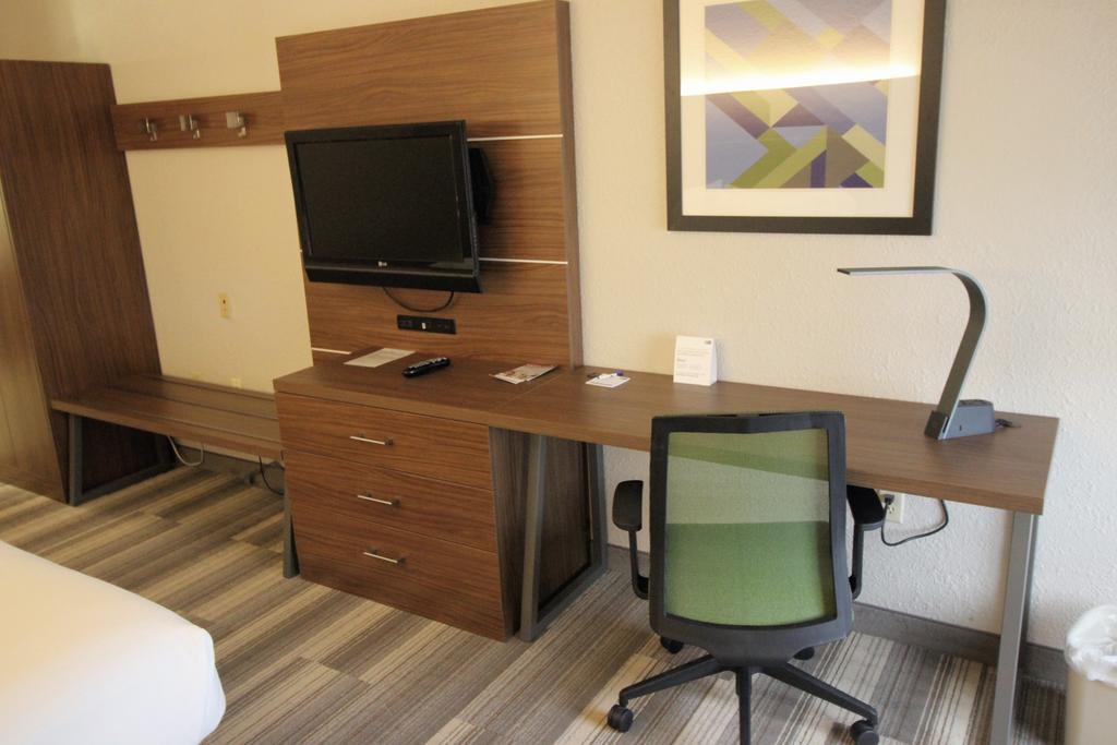 Hotel Holiday Express & - Memorial Park Area By Ihg Houston