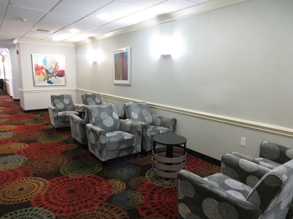 Hotel Wyndham Garden Willowbrook