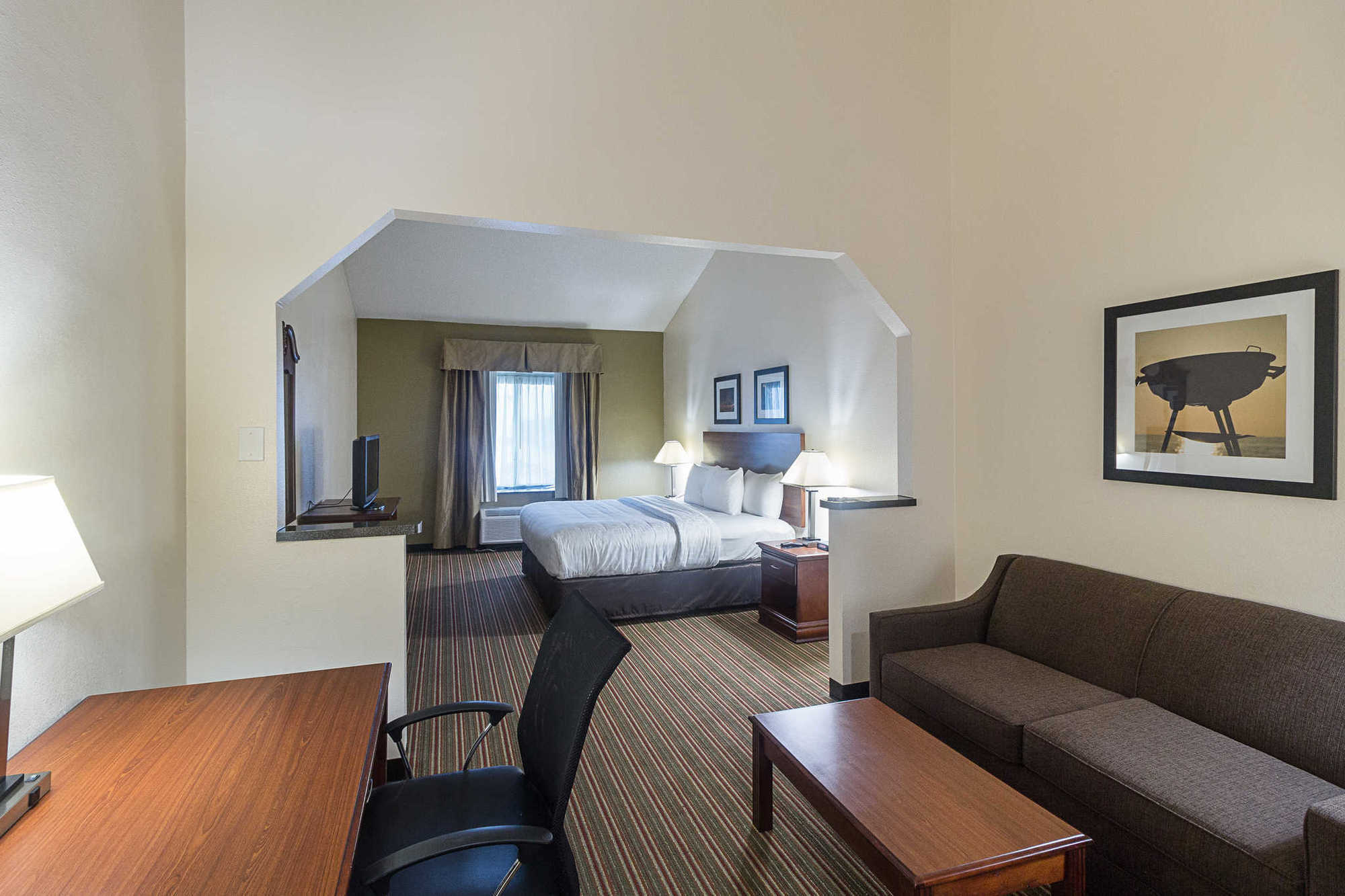 Quality & West Chase Hotel 2*