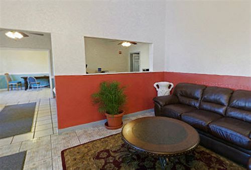Hotel Americas Best Value And Fm 1960