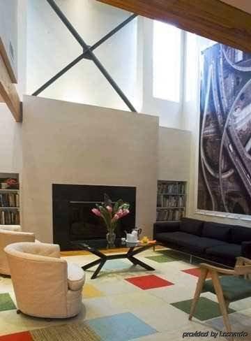 Bed & Breakfast Modern Houston