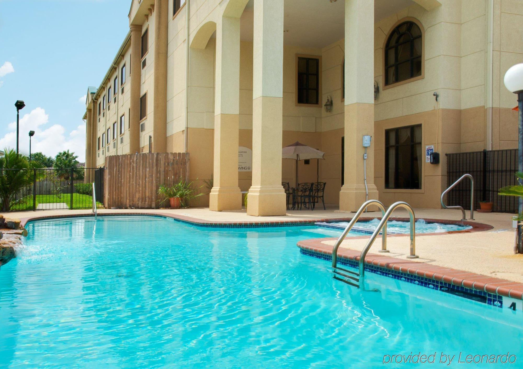 Country & By Radisson, Northwest, Tx Houston